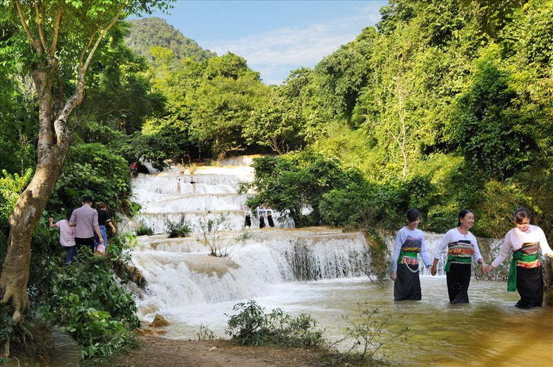 Thanh Hoa Cloud Waterfall - A great destination for a hot summer day in Thanh Hoa