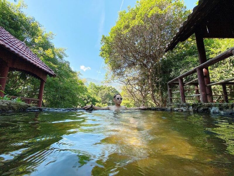 Explore Da Nang Flower Stream - Poetic beauty that captivates people's hearts