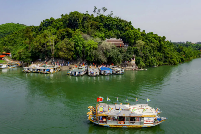 Hon Chen Palace - Explore the cultural heritage of the ancient capital