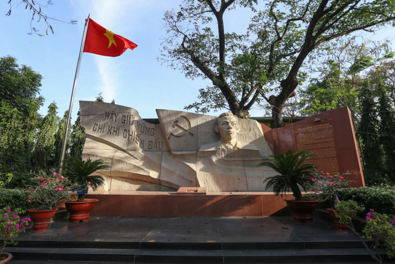 Le Thi Rieng Park - Extremely hot entertainment location in Saigon