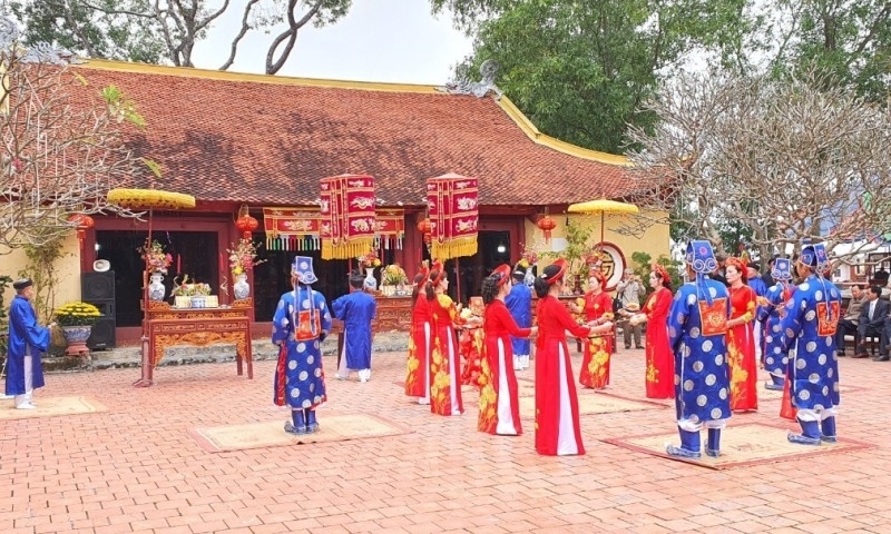 Explore the Famous Quang Yen Fairy Festival from Near and Far