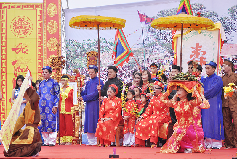 Explore the Famous Quang Yen Fairy Festival from Near and Far