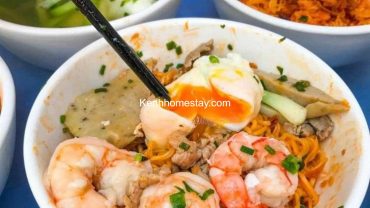 Top 10 delicious and crowded salt and chili noodle shops in Saigon