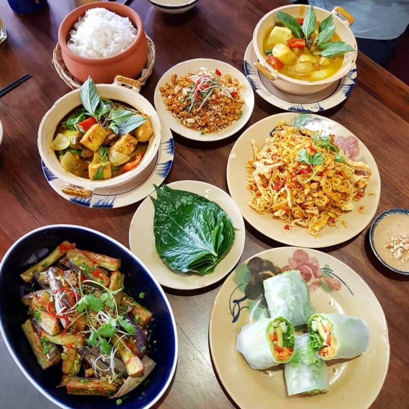 Top 8 vegetarian restaurants in Binh Thanh with beautiful space and super delicious menu