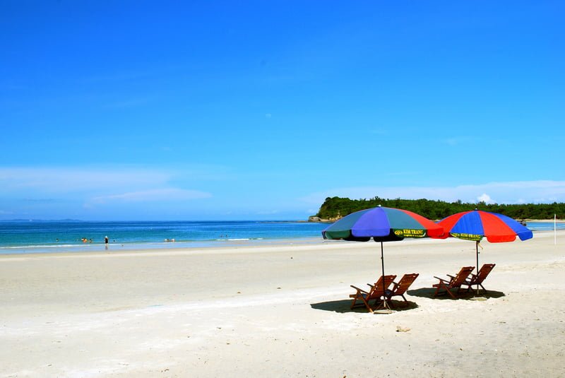 Quan Lan Beach - Explore the attractive beauty of Van Don beach