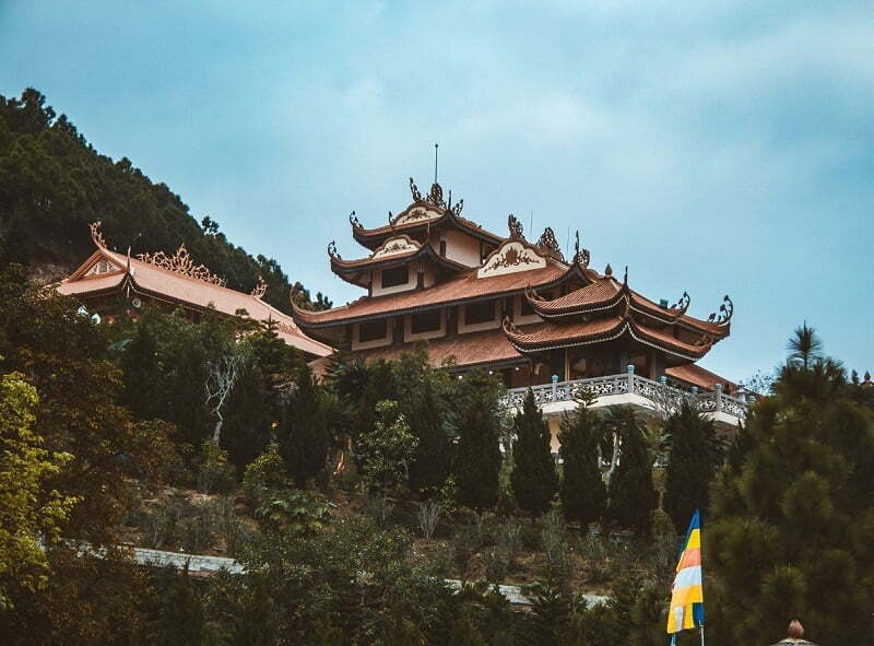 Experience going to worship at Cap Tien Temple - A spiritual place in Quang Ninh