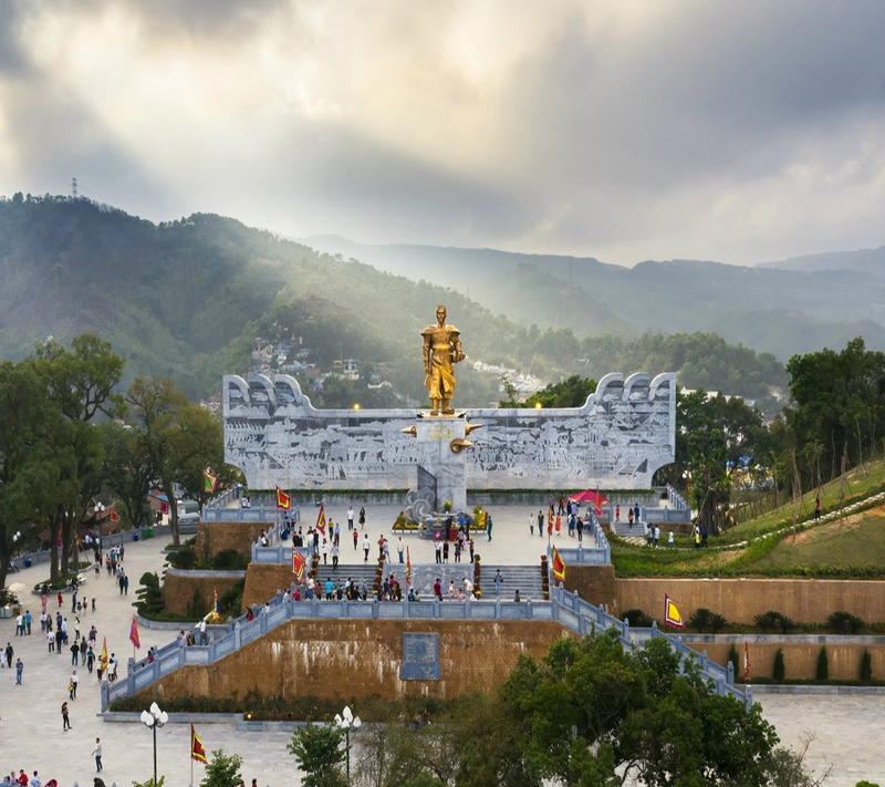 Cua Ong Temple - Explore a long-standing national historical relic