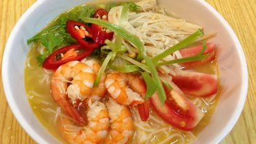 Top 10 Hai Phong shrimp noodle shops that are delicious, cheap, and attractive to diners