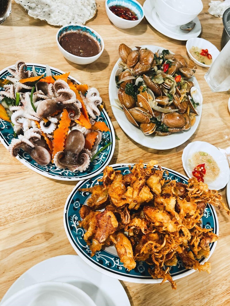 Revealing the top 16 fresh and delicious Hai Phong seafood restaurants 