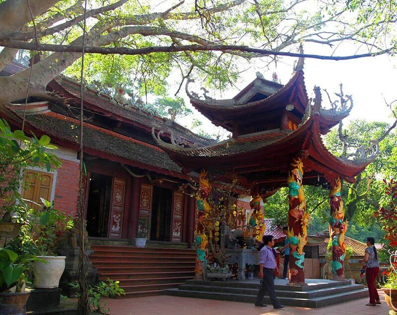 Experience going to worship at Cap Tien Temple - A spiritual place in Quang Ninh