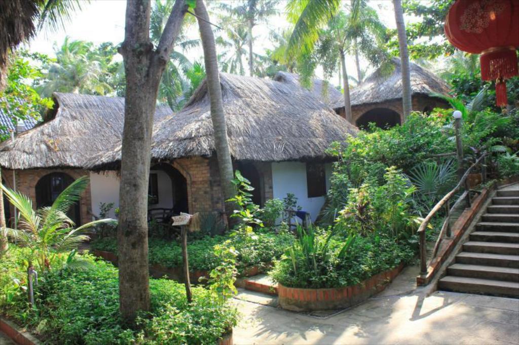 Lien Hiep Thanh Resort - Small resort in the heart of Phu Quoc