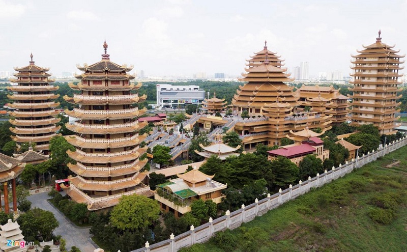 Minh Dang Quang - the temple with 4 famous records