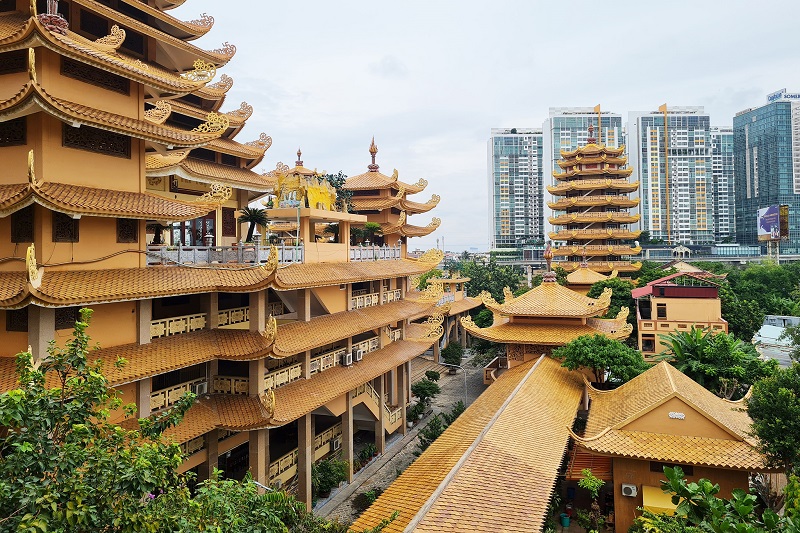 Minh Dang Quang - the temple with 4 famous records